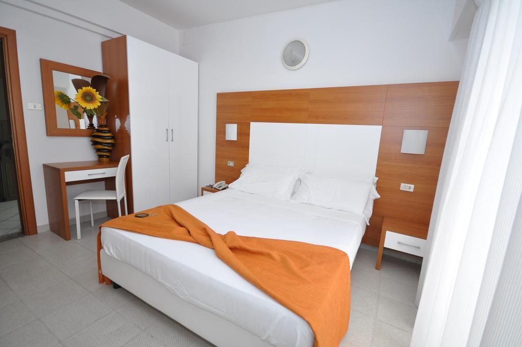 Hotel Adriatic&Beauty Rimini Bilik gambar
