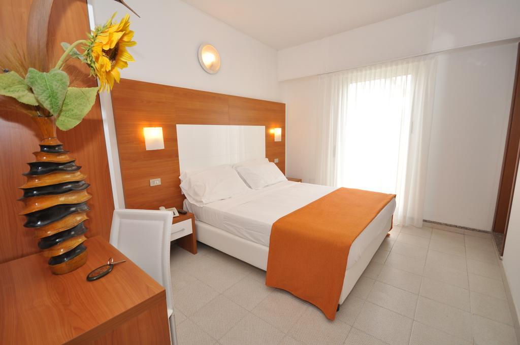 Hotel Adriatic&Beauty Rimini Bilik gambar